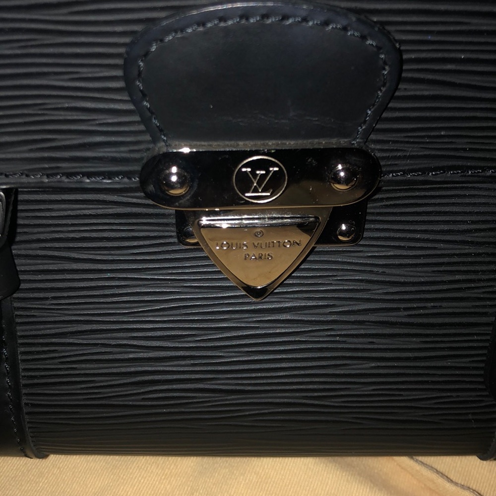 Louis Vuitton Epi Segur MM - Picture 4 of 8